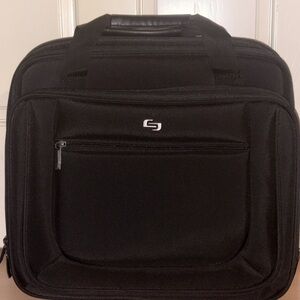 Solo NY Bryant rolling case; never used
